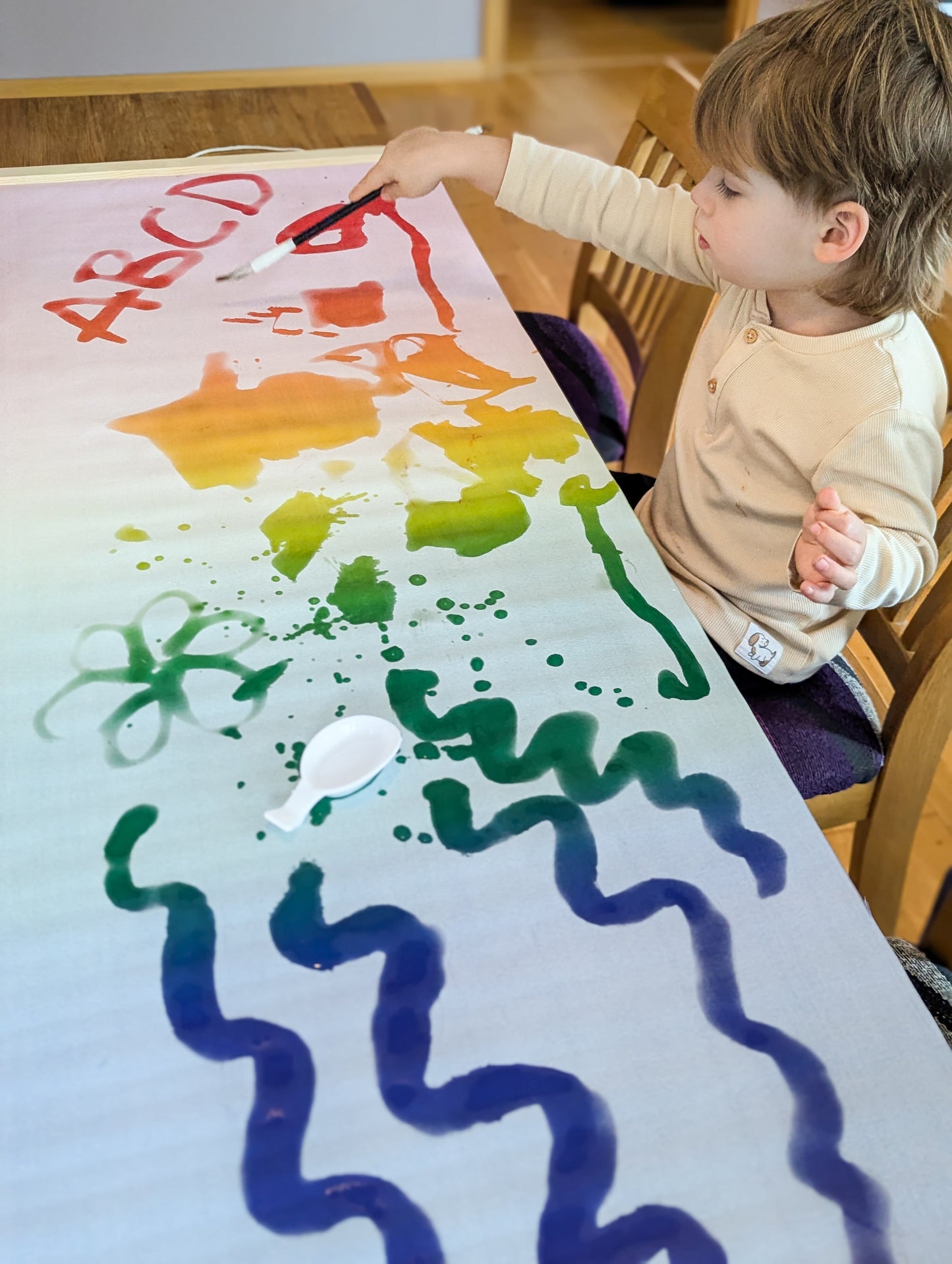 Wiederverwendbares Regenbogen Wassermaltuch + Wasserbecher & Pinsel gratis dazu!